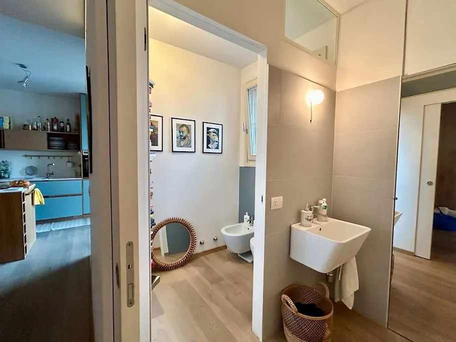 Apartment Ferienwohnung Cozy Attic At The End Of Via Savona Mailand